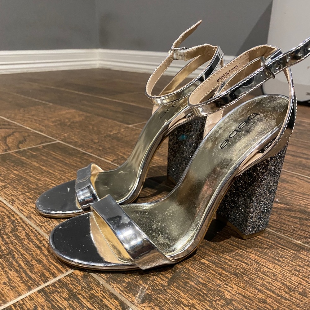 Bebe silver glitter chunky heel NEW size 7.